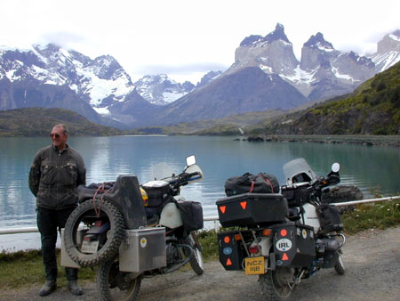 Bob West at Lake Torres del Paine 30-12-02